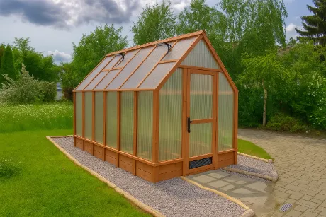 Ilustrační obrázek - modřín bez impregnace/bezbarvá impregnace a dutinkový polykarbonát