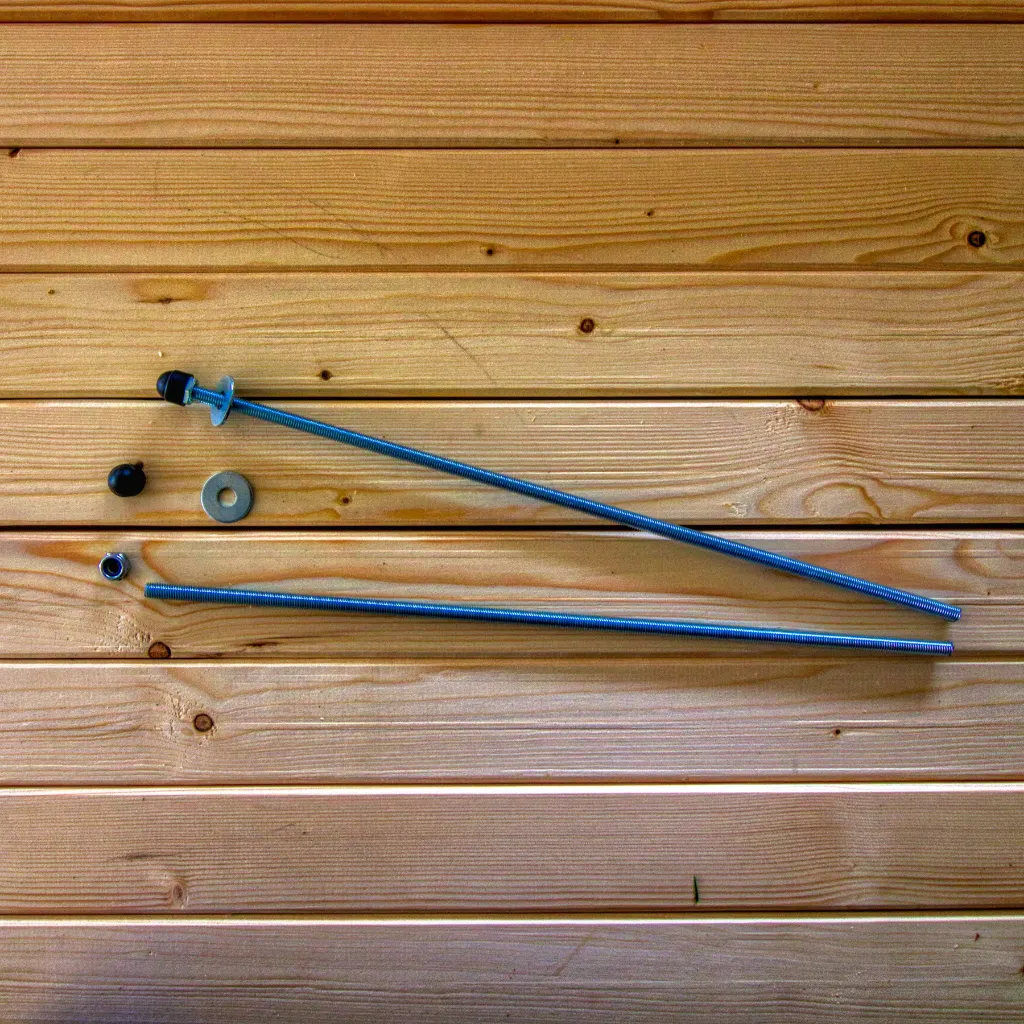 <strong>Závitové tyče s příslušenstvím</strong> <br>20x M10x35 cm<br>+ 500 Kč